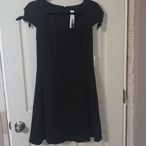 NWT Kensie black swing dress with short sleeves